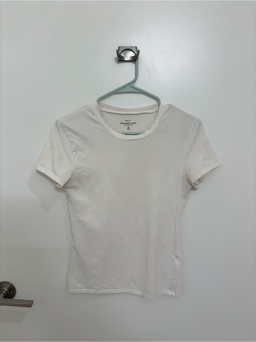 Abercrombie & Fitch Women's Short-Sleeve Baby Tee in White